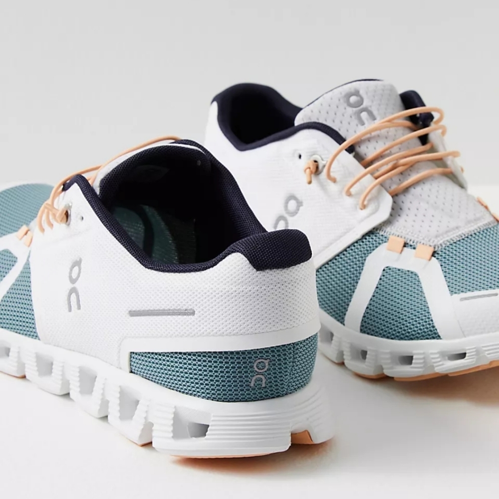 On Running Cloud 5 Push Sneakers - Picture 3 of 11